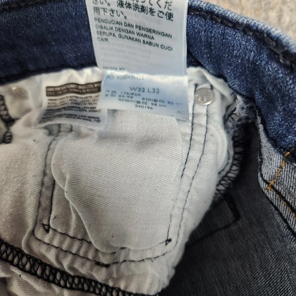 Levis 502 Slim Taper Jeans Men 32x32 Blue Dark Wash Denim Faded Whiskers Utility